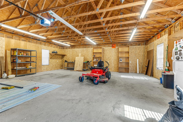 398 MEADOWVIEW Drive