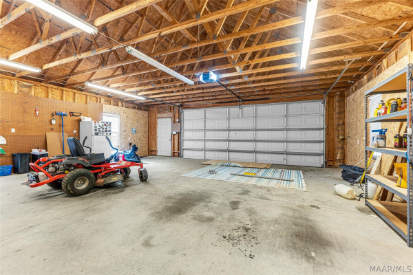 398 MEADOWVIEW Drive