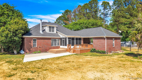 398 MEADOWVIEW Drive