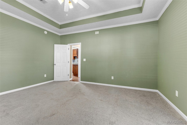 398 MEADOWVIEW Drive