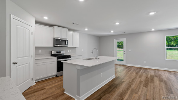 6052 Cunningham Trail