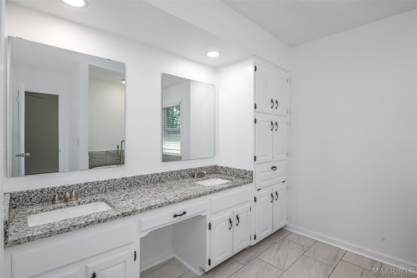 6532 Monmouth Mews