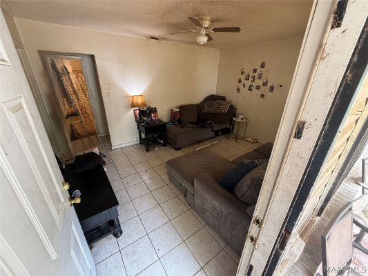 1711 CHAMPION Street