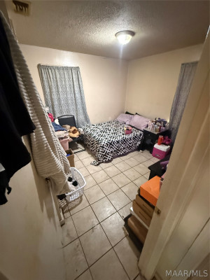 1711 CHAMPION Street