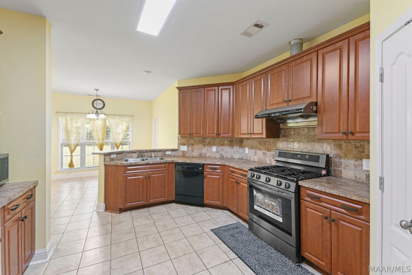 9832 Helmsley Circle