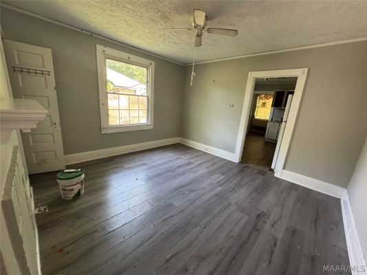 422 4TH Street A & B