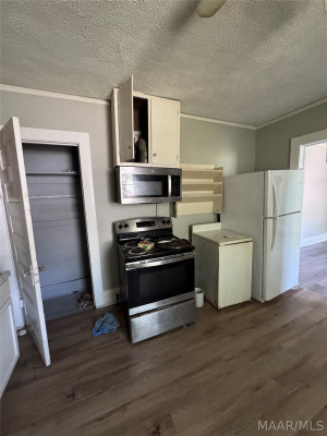 422 4TH Street A & B