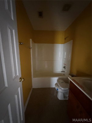 6233 BURBANK CROSSING Loop