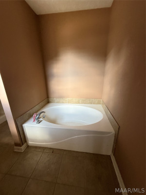 6233 BURBANK CROSSING Loop