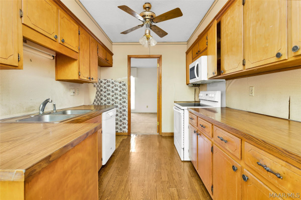 1237 Woodhill Court
