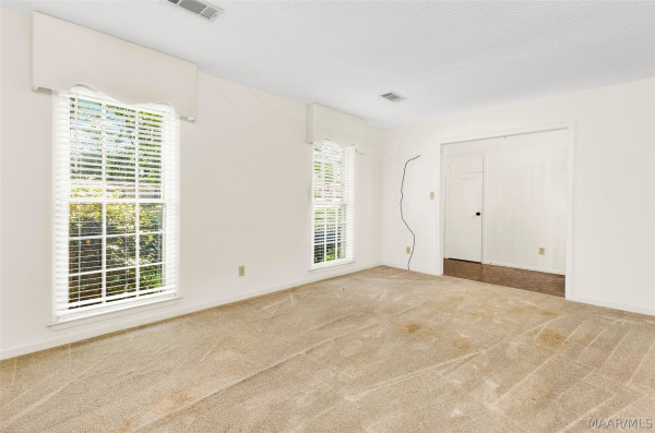 1237 Woodhill Court