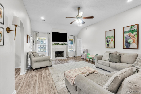 24 High Cotton Court