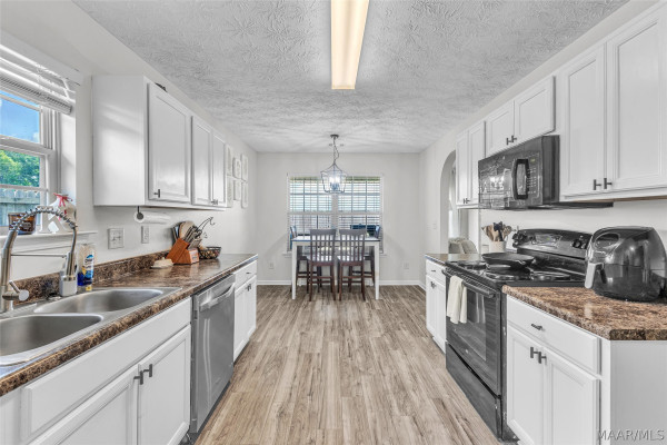 24 High Cotton Court