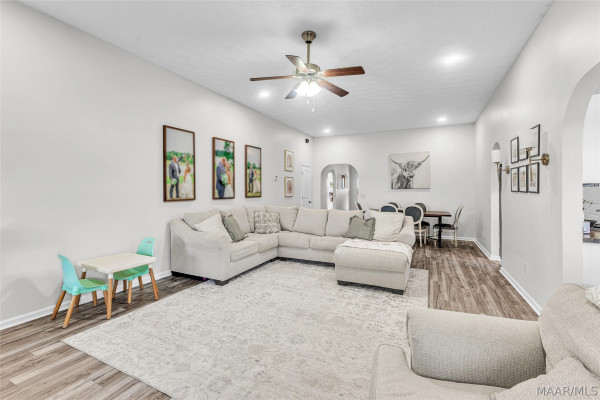 24 High Cotton Court