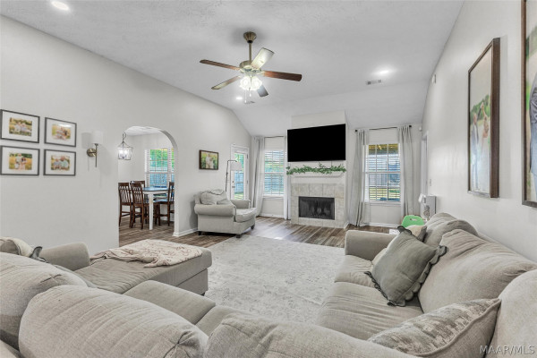 24 High Cotton Court