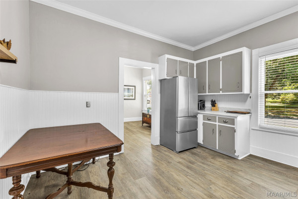 901 W Tuskeena Street