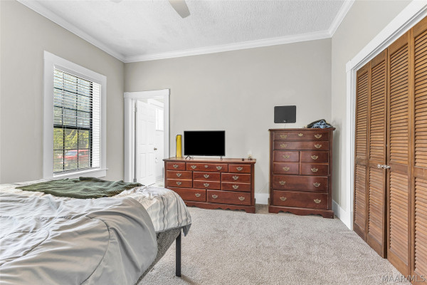 901 W Tuskeena Street