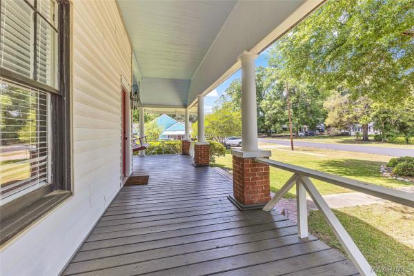 901 W Tuskeena Street