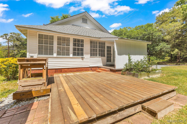 901 W Tuskeena Street