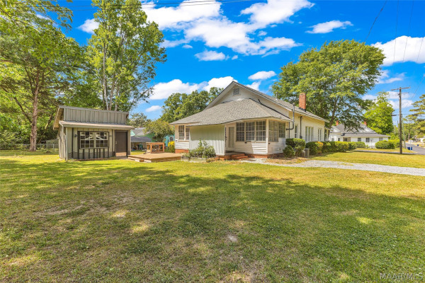 901 W Tuskeena Street