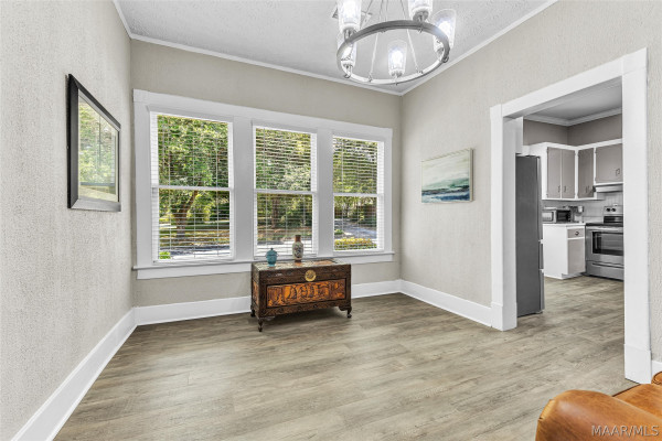 901 W Tuskeena Street