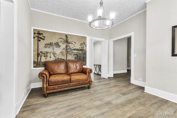 901 W Tuskeena Street