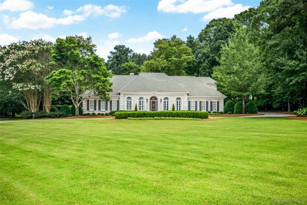 5442 Woodside Circle