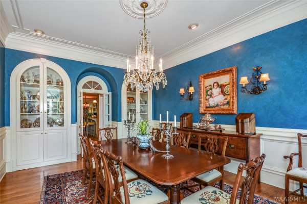 5442 Woodside Circle