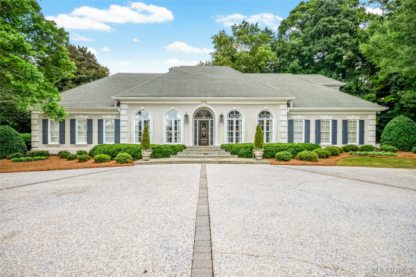 5442 Woodside Circle