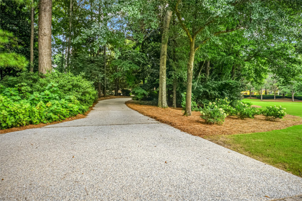 5442 Woodside Circle