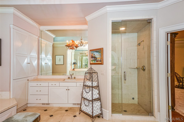 5442 Woodside Circle