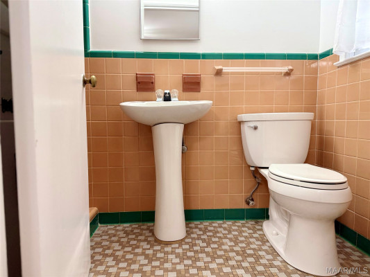 3013 Biltmore Avenue