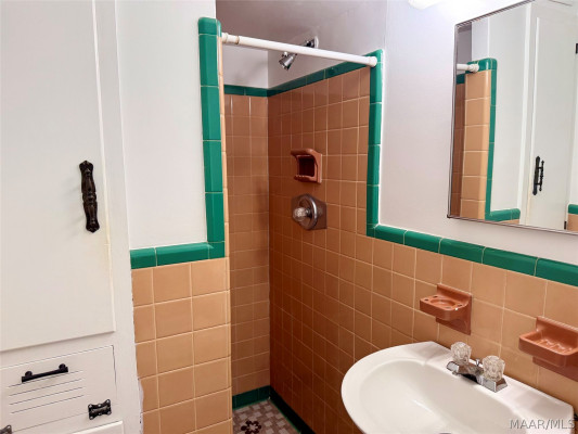 3013 Biltmore Avenue