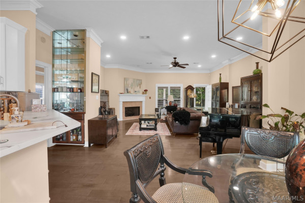 2718 IVY CHASE Loop