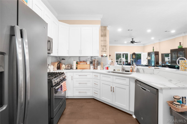 2718 IVY CHASE Loop