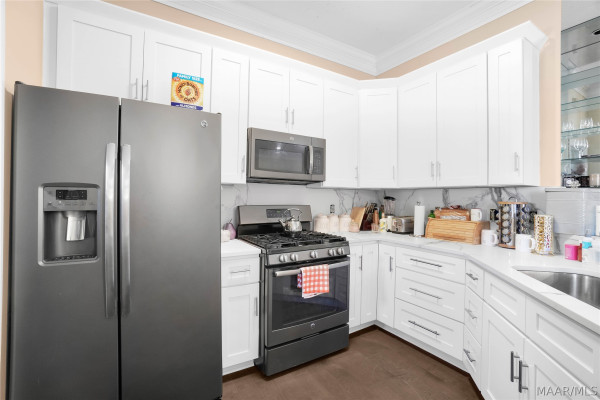 2718 IVY CHASE Loop