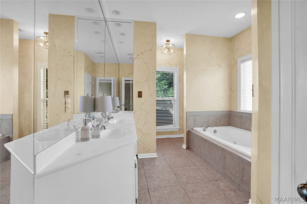 2718 IVY CHASE Loop