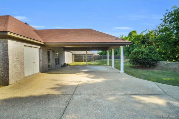 2718 IVY CHASE Loop