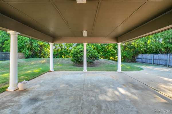 2718 IVY CHASE Loop