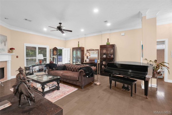 2718 IVY CHASE Loop