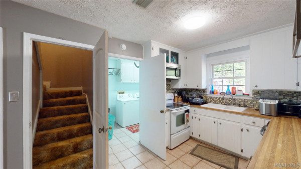 1634 Pink Lilly Road