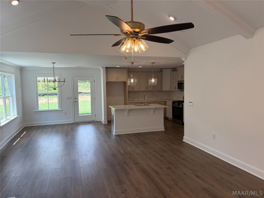 156 Rochelle Way
