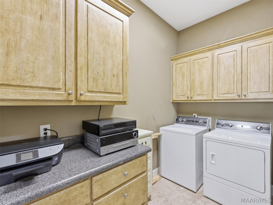 8641 Lillian Place