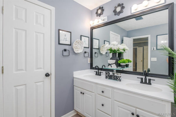 7207 Heathermoore Loop