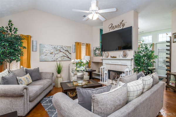 7207 Heathermoore Loop