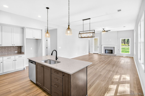 500 Meadowbrook Glen