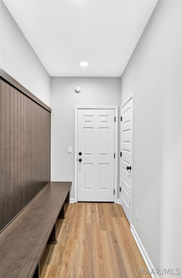 500 Meadowbrook Glen