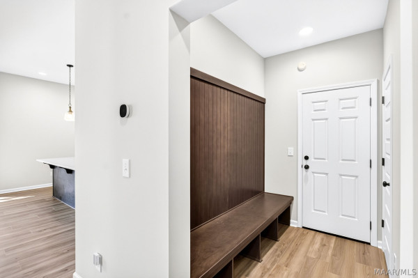 500 Meadowbrook Glen