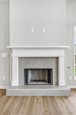 500 Meadowbrook Glen