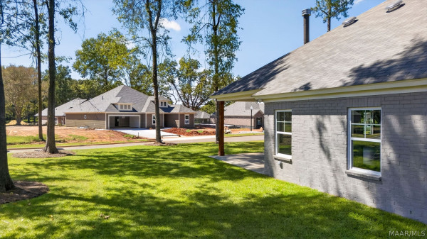 500 Meadowbrook Glen